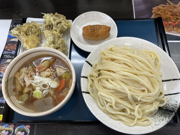 「【期間限定】けんちん汁うどん800円舞茸天220円いなり90」@武蔵野うどん 竹國 新所沢店の写真