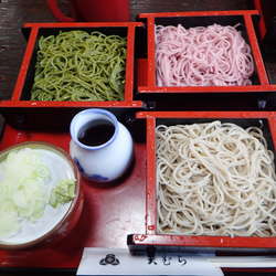 三色そば(1000円)