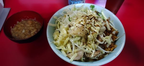 「小ねぎ汁なしニンニクアブラバタネキ、甘～い脂」@ラーメン二郎 中山駅前店の写真