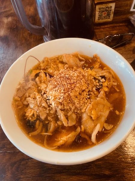 「木耳玉子麺 900円 フライドガーリック 100円」@中華屋 啓ちゃんの写真