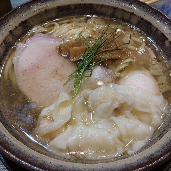 「塩わんたんめん1100円、味玉130円、炙チャーシュー丼他」@らーめん 梶原の写真