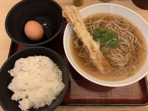 「卵かけご飯セット610+ちくわ天110=720円」@立ち食い蕎麦 あずさの写真