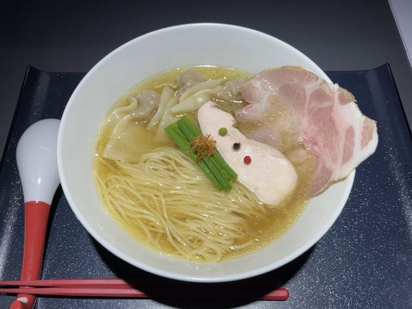 「地鶏塩 雲吞」@noodle art gallery Ryota Tezukaの写真