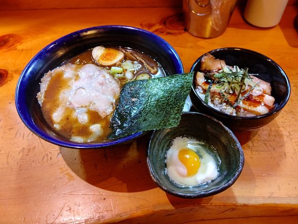 「醤油ラーメン(並盛・160g)700円＋ミニ叉焼丼300円」@麺房 長谷川の写真