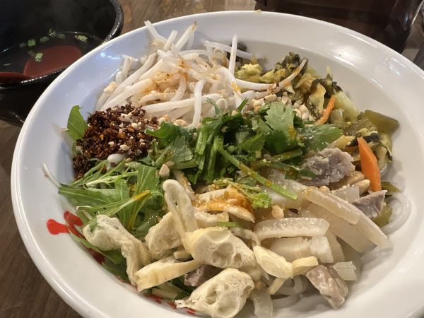 「ピリ辛ミーシェン」@油そば 力 大塚店の写真