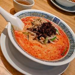 担々麺　1,380円