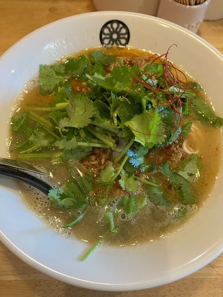 「台湾パクチーらーめん　900円」@葵春堂の写真