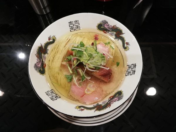 「塩noodle」@トーキョーニューミクスチャーヌードル 八咫烏 CHIKARABOの写真