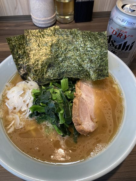 「ラーメン」@横浜家系豚骨醤油極太麺 侍 本店の写真
