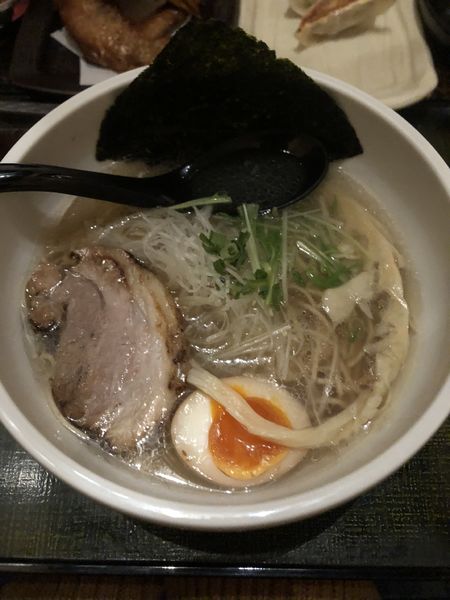 「極旨塩ラーメン」@麺匠 竹虎 新宿店の写真