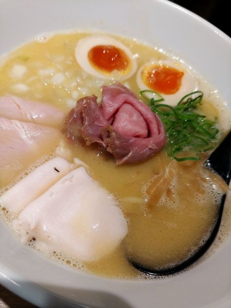 「特製鶏ゅ白湯らーめん」@東京スタイル鶏らーめん ど・みそ鶏の写真