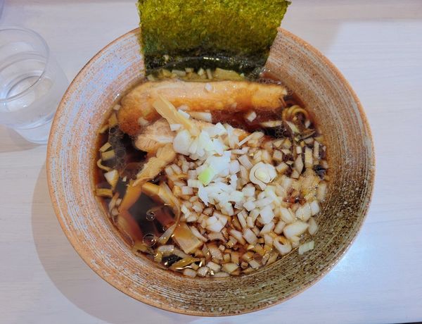 「竹岡式らーめん + 玉ネギ」@濃厚ラーメン 大葉商店の写真