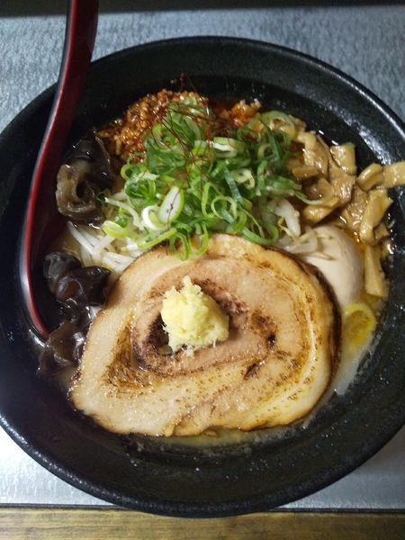 「辛肉ラーメン（味噌・味玉付き）」@サッポロラーメン エゾ麺ロックの写真