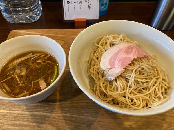 「旨味醤油つけ麺　中盛　８５０円」@Life is beautiful らぁ麺 & Cafe'barの写真