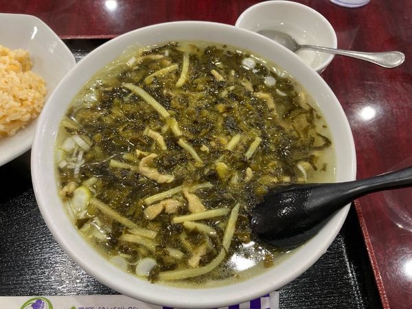 「高菜ラーメン＋半チャーハン　700円」@中国料理 麗華園の写真