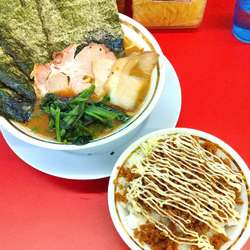 無限にんにくライス無料＋ラーメン800円＋トロ2枚・海苔各100