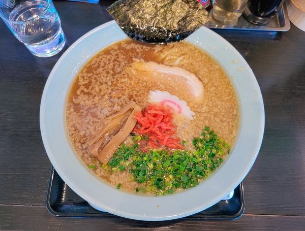 「[限定]豚骨醤油ラーメン」@青竹手打らーめん 俺の夢の写真