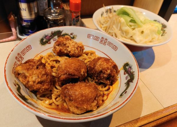 「ハイパー汁なしタンタン麺とり唐ボンバー」@DEBU SOBA REPUBLIC 北部市場店の写真