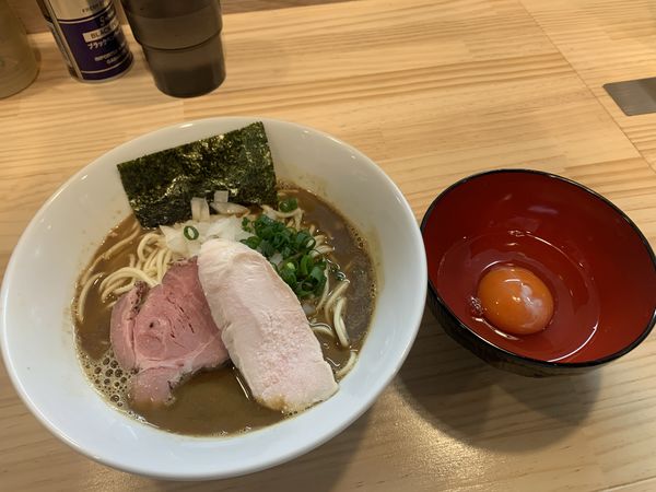 「中華蕎麦 ¥850 生卵 ¥100 和え玉 ¥300」@中華蕎麦 ジンベエの写真