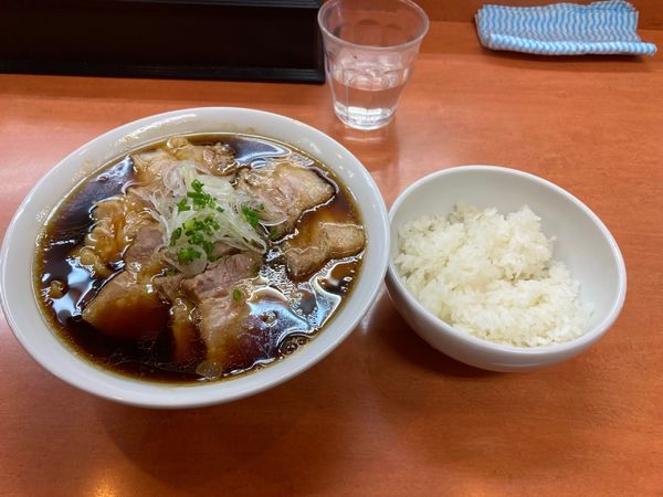 「チャーシュー麺濃口　ごはん」@日陰の写真