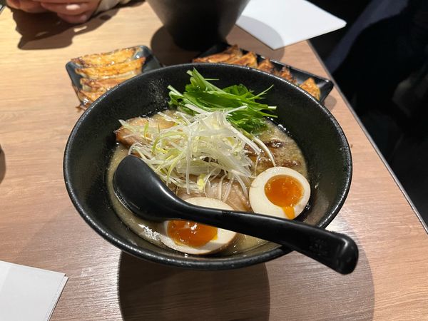 「豚骨魚介ラーメン」@RAMEN TOMIRAIの写真