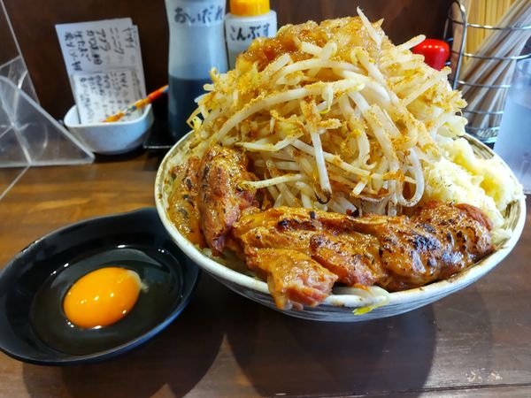 「汁なし並盛り全増し780円」@めん屋 五坊の写真