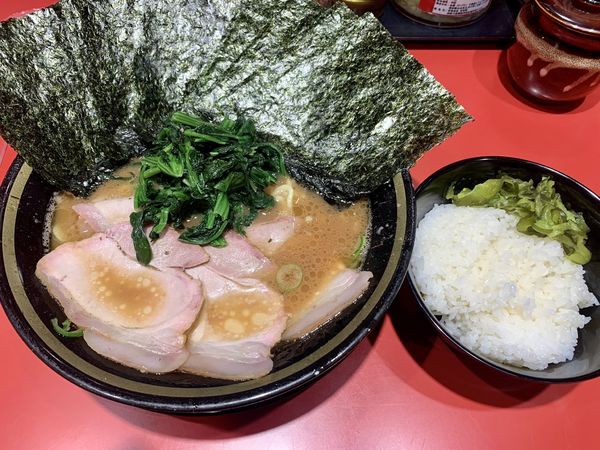 「チャーシューメン＋ライス＋のり」@環2家 蒲田店の写真