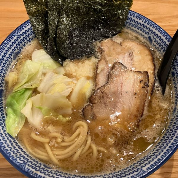 「豚骨醤油850円」@麺 やまだの写真