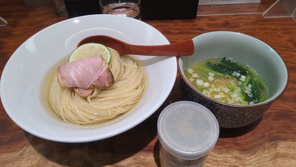 「【夜限定】鶏と魚貝の昆布水つけ麺¥1100-」@三馬路 東京店の写真