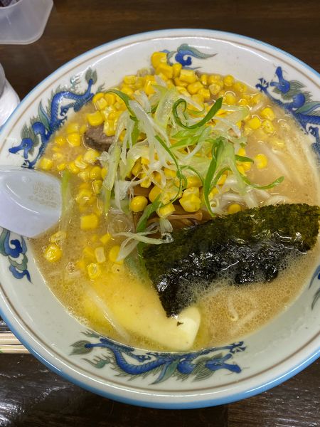 「味噌バターコーンラーメン」@味の華龍の写真