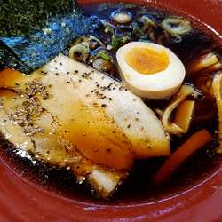 富山ブラックラーメン　900円