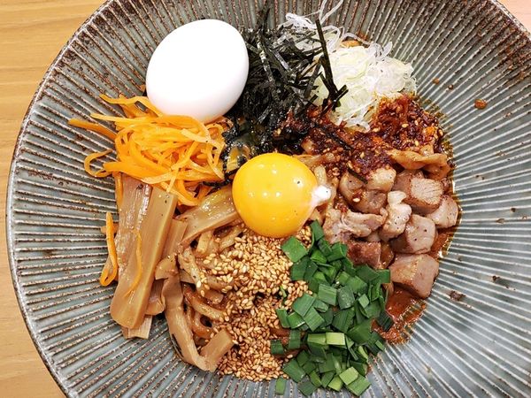 「しののめまぜそば＋塩たまご」@しののめヌードルの写真