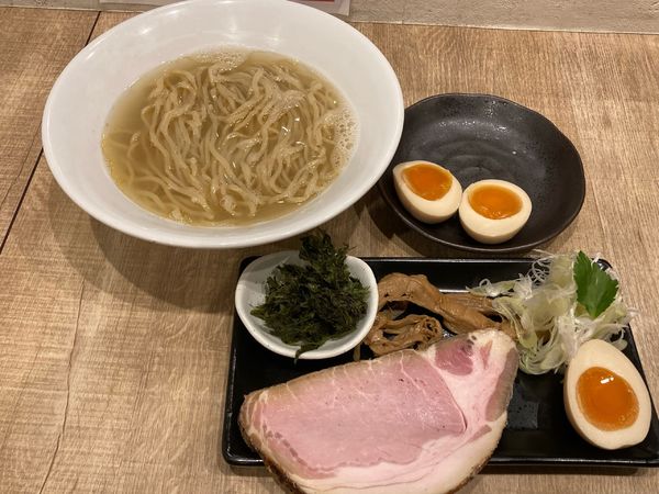 「鮮魚 四種（限定）・味玉」@らぁめん蓮華の写真