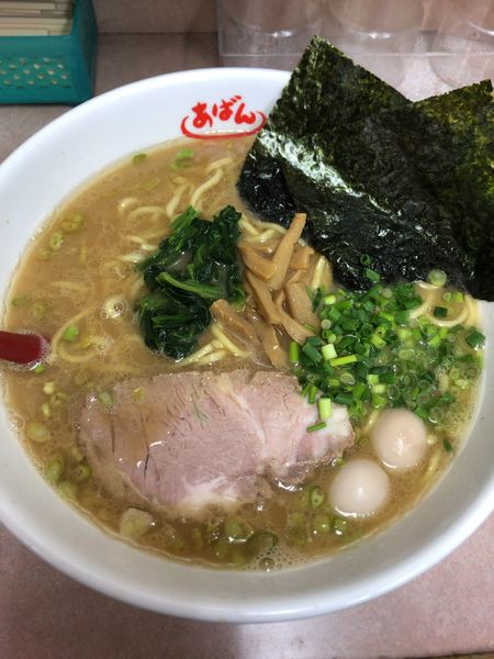 「ラーメン(大盛り)」@横浜ラーメン あばん 上尾西口駅前店の写真