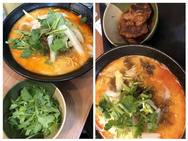 「坦々麺750角煮のせ150坦々麺750パクチー100」@四川屋台の写真