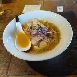 鶏と水濃厚　自家製ラー油替え玉