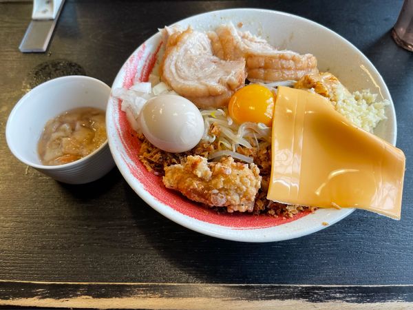 「特製まぜそば中＋チーズ」@らーめん藤ろうの写真