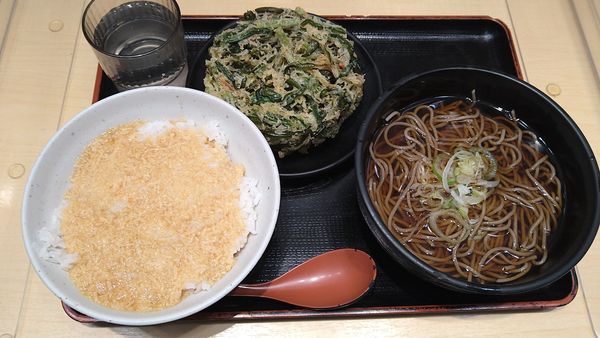 「とろろ丼そばセット、ニラ天」@よもだそば 日本橋店の写真