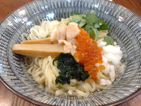 「サーモンとイクラと生海苔と山葵の和えそば」@拉麺 イチバノナカの写真