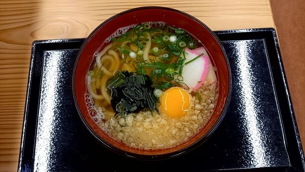 「月見うどん」@そば処 吉兆の写真