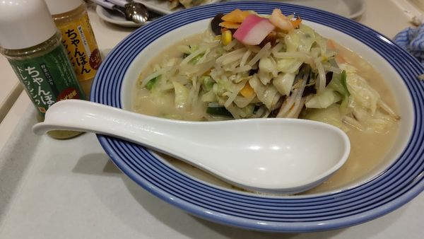 「野菜たっぷりちゃんぽん」@リンガーハット たまプラーザテラス店の写真