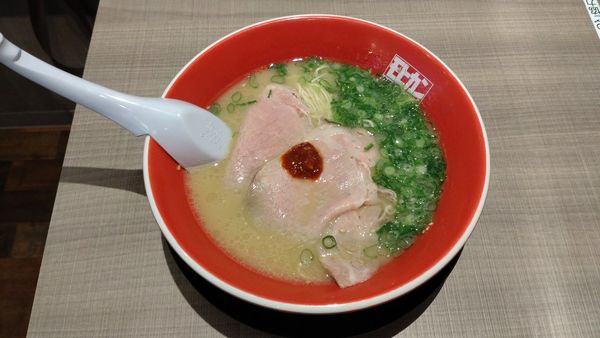 「極上豚骨モヒカンらーめん」@モヒカンらーめん 南越谷店の写真