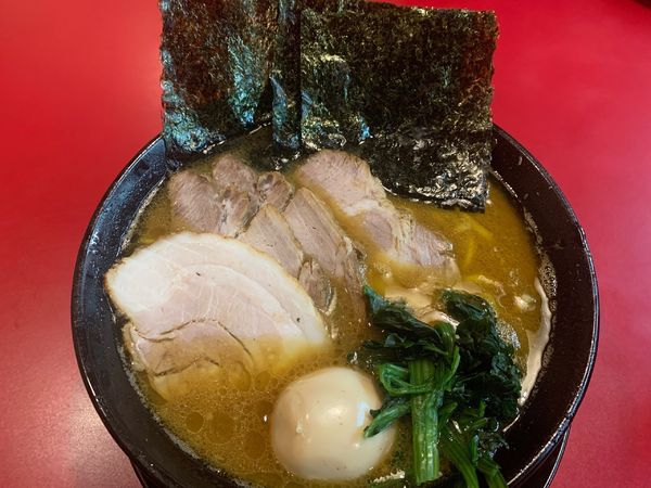 「チャーシュー麺3枚＋バラ＋味玉」@家系ラーメン 王道 神道家の写真