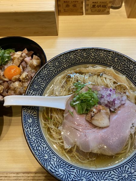 「金目鯛そば＋炙り肉丼」@中華そば 鷙 淵野辺店の写真