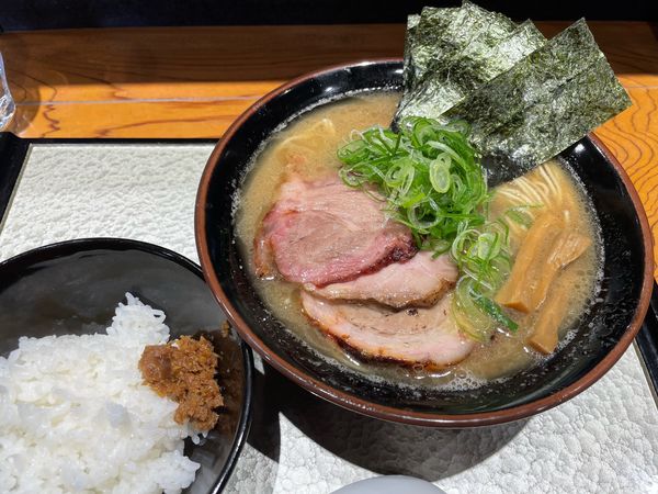 「チャーシュー中華蕎麦 + のり + 半ライス」@中華蕎麦 ひら井の写真