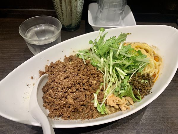 「つゆ無し担担麺＋大盛」@四川担担麺 阿吽 キッテグランシェ店の写真