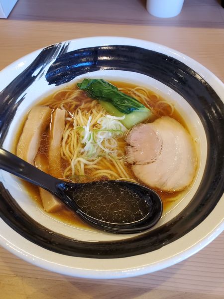 「醤油らーめん」@らーめん まるの写真