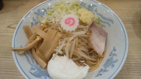 「油そば+にんにく+半熟玉子」@らーめん 高尾の写真