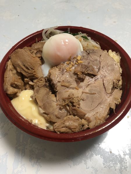 「究極の混ぜそば(レギュラー)豚増し」@おどるめんAKIRAの写真