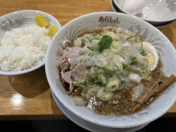 「ラーメン850円+めし150円+生玉子50円」@ラーメン あらしんの写真